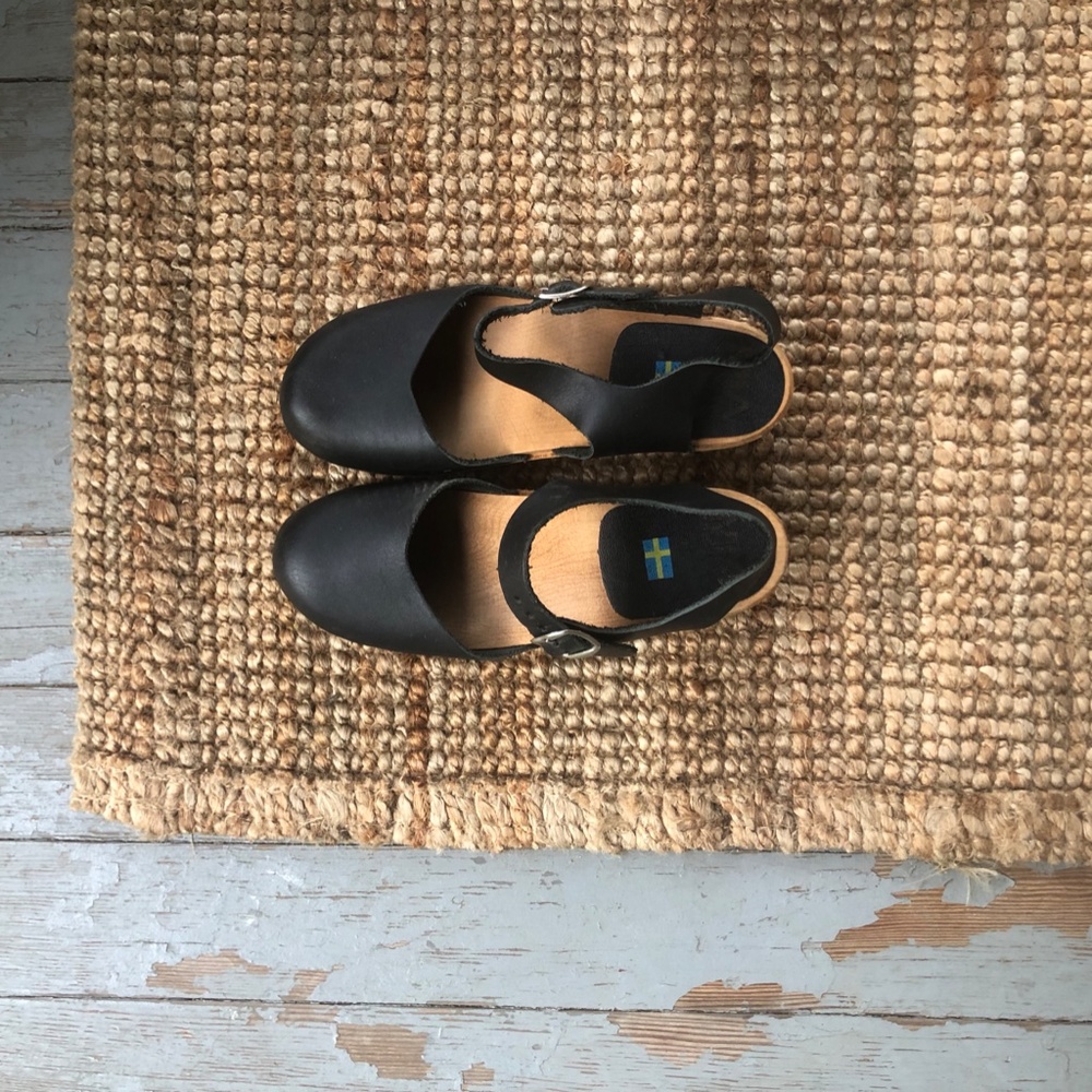 MIA Black Freja Clogs